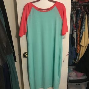 LuLaRoe Julia 2XL Raglan Style